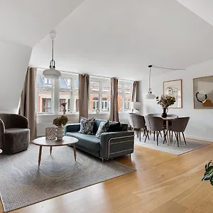 Appartement Sanders Leaves - Precious Two-bedroom Penthouse In Downtown, Kopenhagen